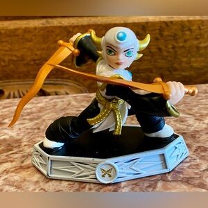 SKYLANDERS Imaginators Aurora Light Sensei Action Figure; great condition.